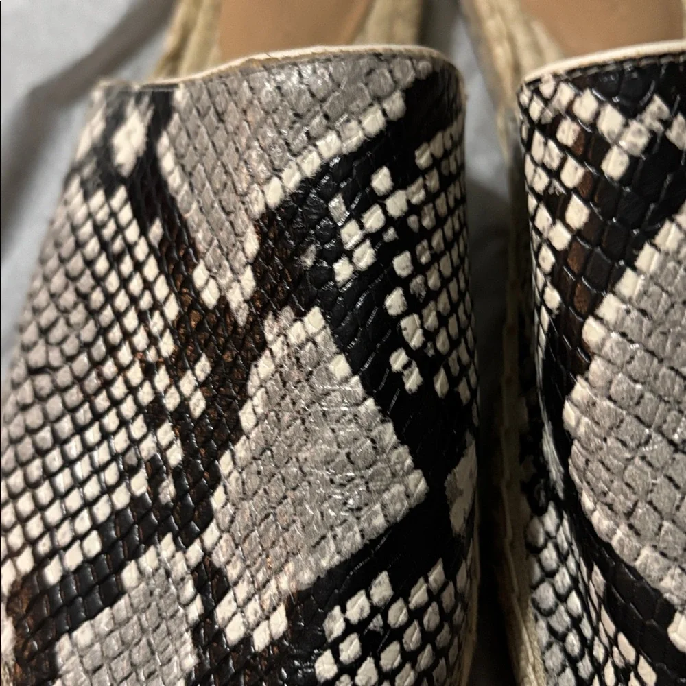 Banana Republic Leather Espadrilles Black and White